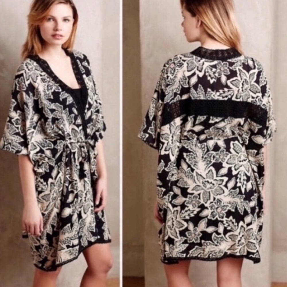 ANTHROPOLOGIE • Eloise Miyuki Floral Kimono